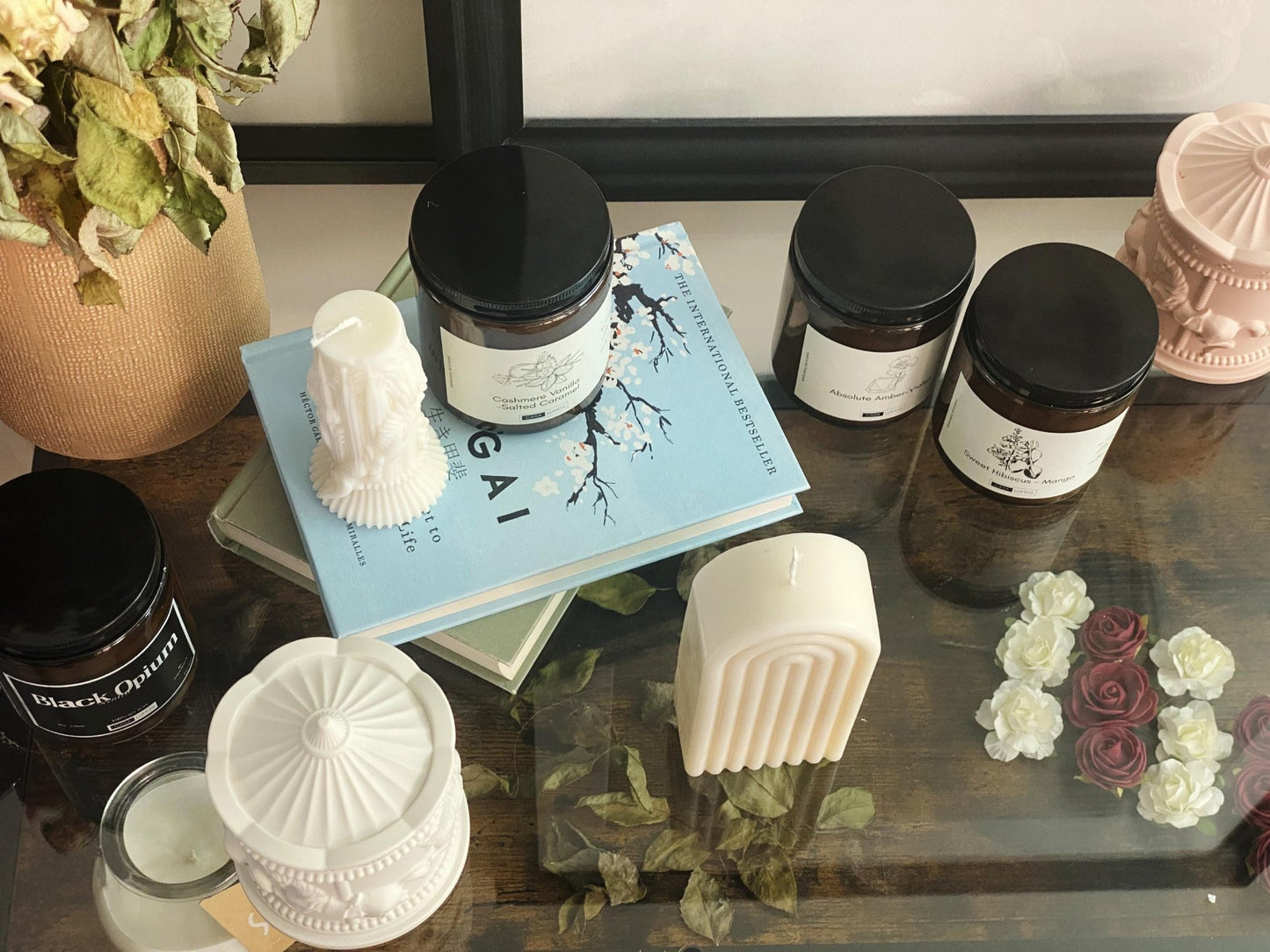 Cashmere Vanilla and Salted Caramel Soy Candle – 8 oz Apothecary Jar - CasaLumos