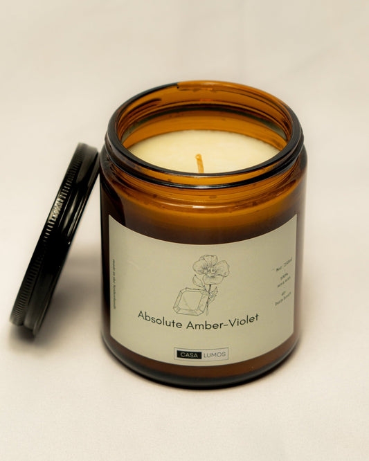 Amber and Violet Scented Soy Candle – 8 oz - CasaLumos